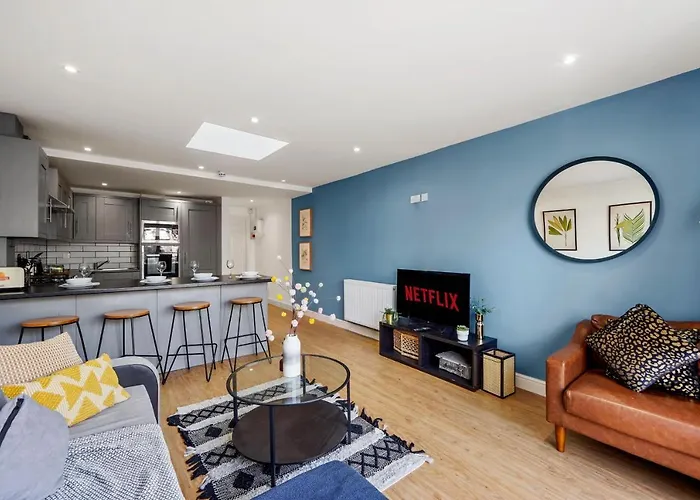 Boutique Bristol Abode - Sleeps 6-Parking &Garden